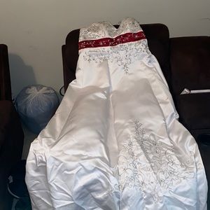 Wedding dress.Red and white color. Size is large